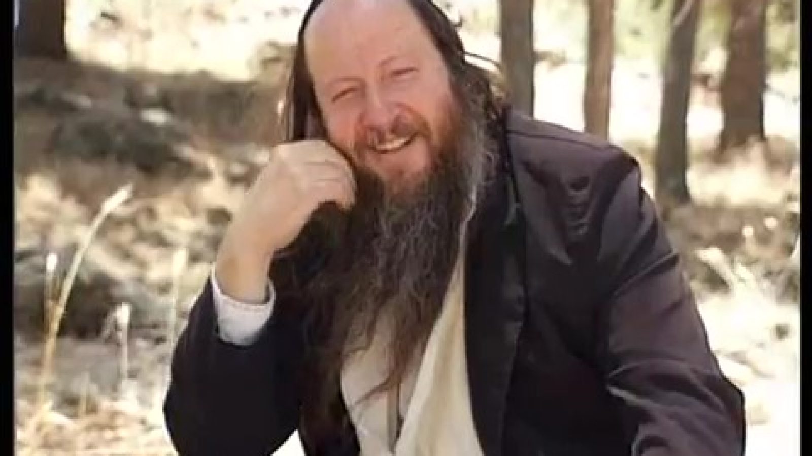 חדוותו על פניו